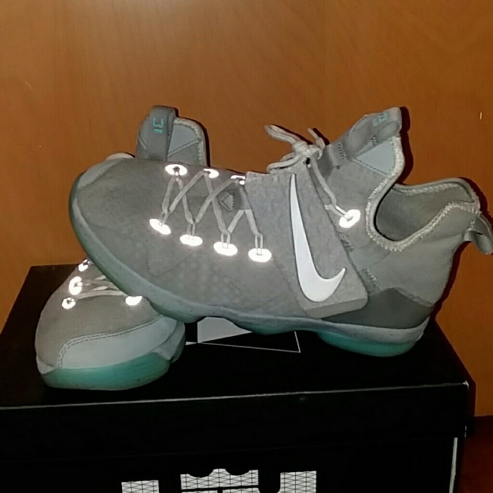 LeBron 14 - Picture 2 of 3